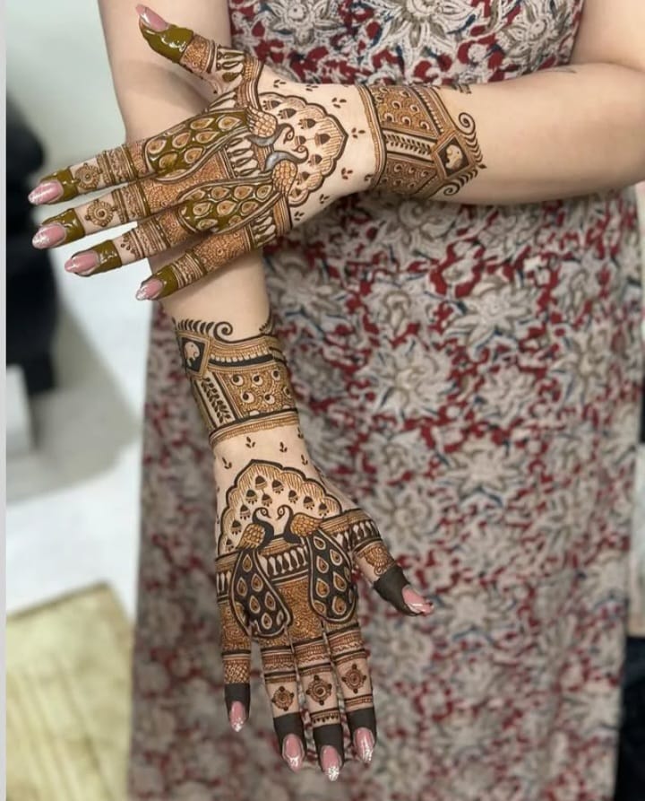 Yuvraj Mehandi Artist in Mumbai